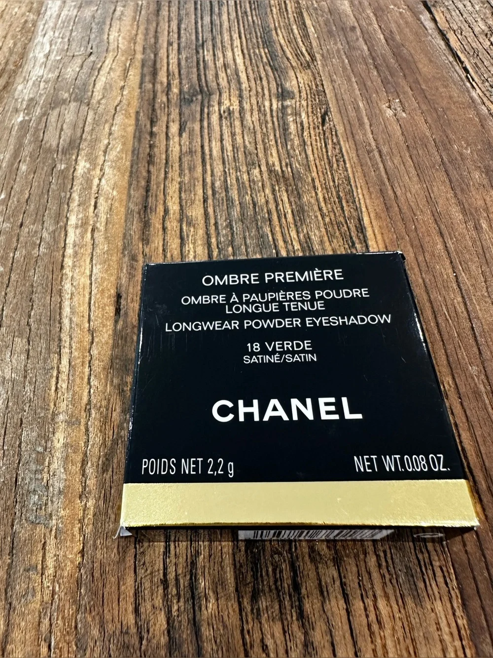 CHANEL Ombre Première Longwear Powder Eyeshadow 18 Verde - Black & White Box